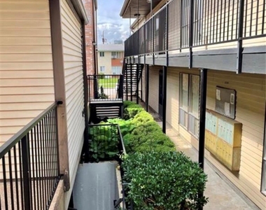 2515 Shakespeare Street - Photo Thumbnail 14