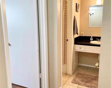 2515 Shakespeare Street - Photo Thumbnail 11