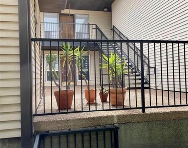 2515 Shakespeare Street - Photo Thumbnail 15
