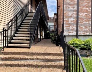2515 Shakespeare Street - Photo Thumbnail 1