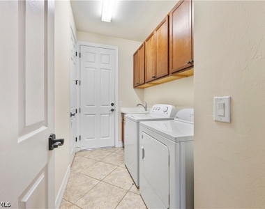 8010 Helena Court - Photo Thumbnail 9