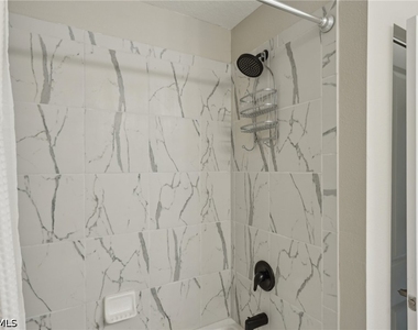 26391 Bonita Fairways Boulevard - Photo Thumbnail 11