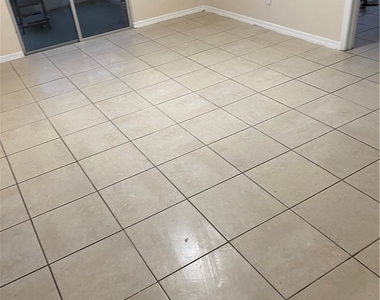 2402 Lantana Avenue - Photo Thumbnail 11
