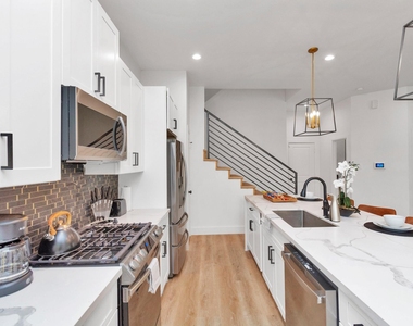 5308 Denmark Street - Photo Thumbnail 13