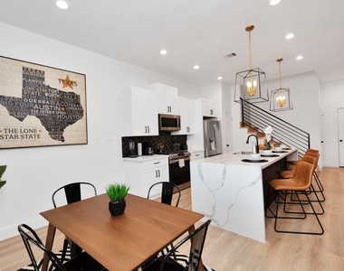 5308 Denmark Street - Photo Thumbnail 8