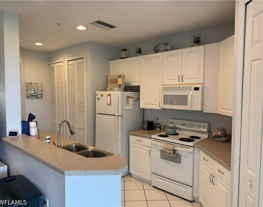 1420 Sweetwater Cove - Photo Thumbnail 7