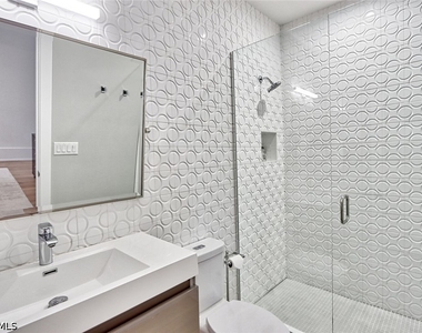 675 2nd Street S - Photo Thumbnail 23