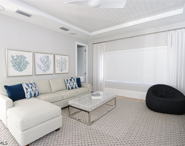 675 2nd Street S - Photo Thumbnail 24