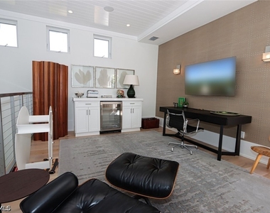 675 2nd Street S - Photo Thumbnail 9