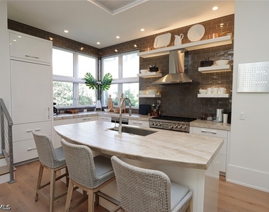 675 2nd Street S - Photo Thumbnail 7