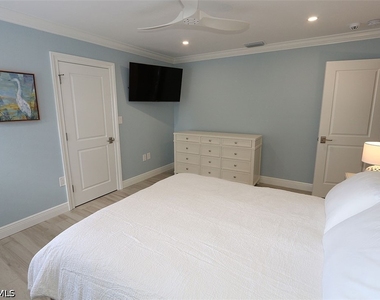 6131 Pelican Bay Boulevard - Photo Thumbnail 12
