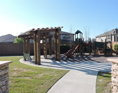 1102 Upton Court - Photo Thumbnail 28