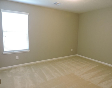 1102 Upton Court - Photo Thumbnail 21