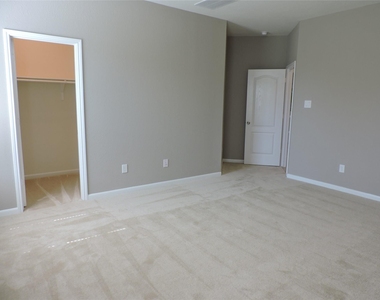 1102 Upton Court - Photo Thumbnail 20