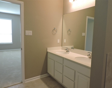1102 Upton Court - Photo Thumbnail 13