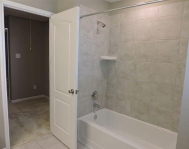 1102 Upton Court - Photo Thumbnail 23