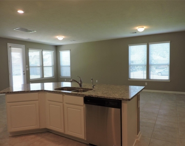 1102 Upton Court - Photo Thumbnail 6