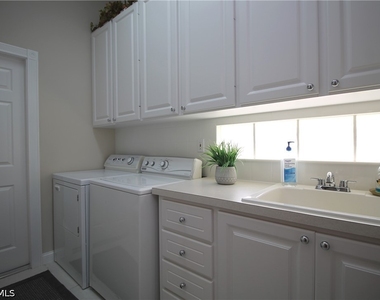 3019 Ellice Way - Photo Thumbnail 29