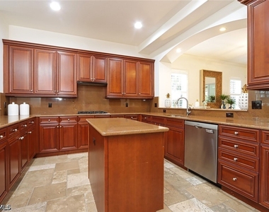 2868 Tiburon Boulevard E - Photo Thumbnail 8