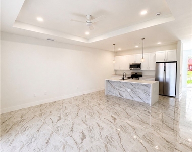 4618 25th Street Sw - Photo Thumbnail 3