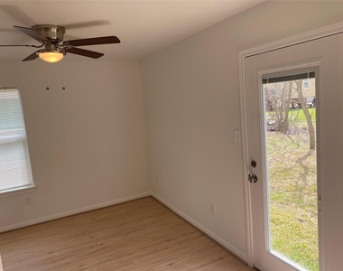 3722 Putnam Drive - Photo Thumbnail 14