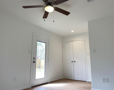 3722 Putnam Drive - Photo Thumbnail 13