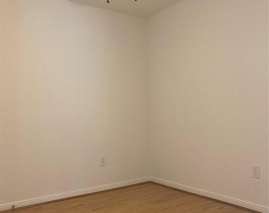 3722 Putnam Drive - Photo Thumbnail 17