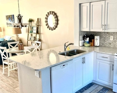 6750 Huntington Lakes Circle - Photo Thumbnail 1