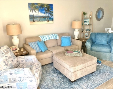 6750 Huntington Lakes Circle - Photo Thumbnail 3