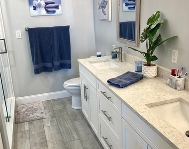6750 Huntington Lakes Circle - Photo Thumbnail 7
