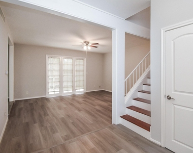201 Vanderpool Lane - Photo Thumbnail 5
