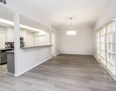 201 Vanderpool Lane - Photo Thumbnail 12