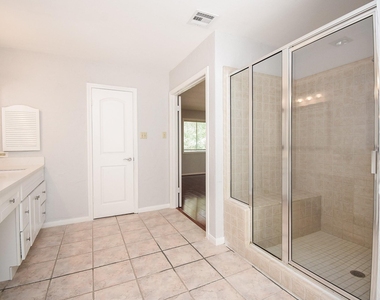 201 Vanderpool Lane - Photo Thumbnail 26