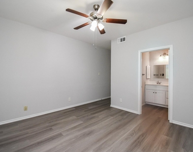 201 Vanderpool Lane - Photo Thumbnail 30