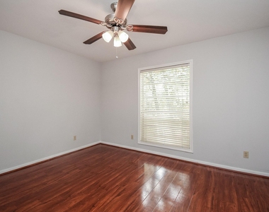 201 Vanderpool Lane - Photo Thumbnail 32