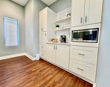 1914 Blodgett Street - Photo Thumbnail 21