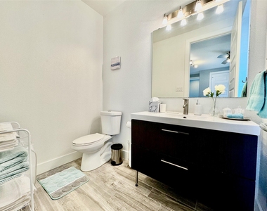 1914 Blodgett Street - Photo Thumbnail 27