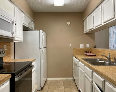 10130 Waterstone Drive - Photo Thumbnail 7