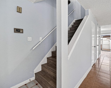250 El Dorado Boulevard - Photo Thumbnail 4