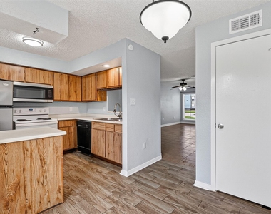 250 El Dorado Boulevard - Photo Thumbnail 11