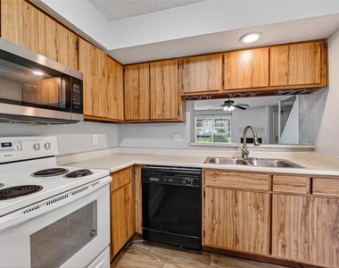250 El Dorado Boulevard - Photo Thumbnail 16