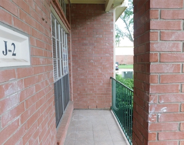2710 Grants Lake Boulevard - Photo Thumbnail 41