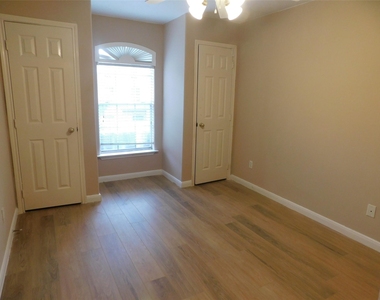 2710 Grants Lake Boulevard - Photo Thumbnail 12