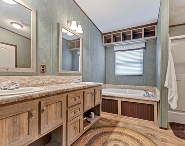 271 Shoreline Drive - Photo Thumbnail 14