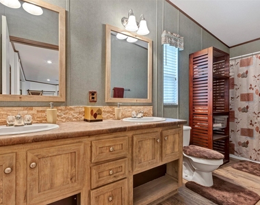 271 Shoreline Drive - Photo Thumbnail 16
