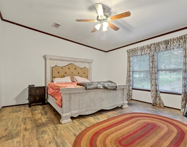 271 Shoreline Drive - Photo Thumbnail 13