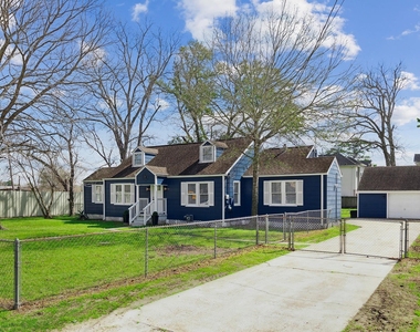 801 Woodcrest Drive - Photo Thumbnail 19