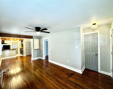 1018 Dunbar Street - Photo Thumbnail 7