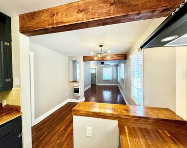 1018 Dunbar Street - Photo Thumbnail 13