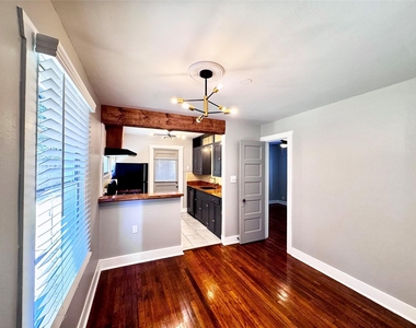 1018 Dunbar Street - Photo Thumbnail 11